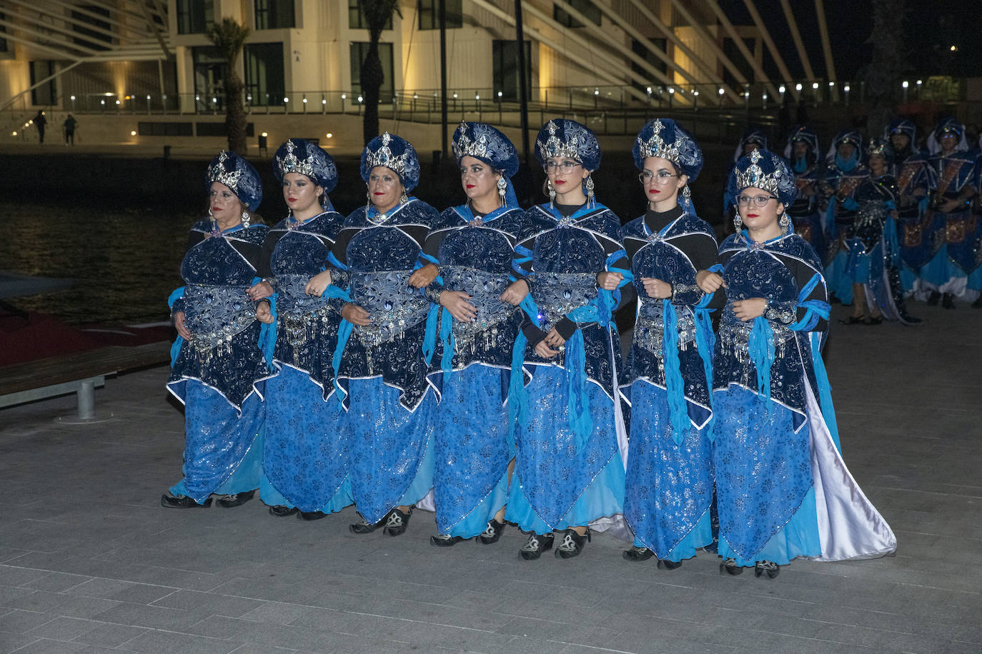 Los Moros y Cristianos de Alicante irrumpen en un congreso de Ginecología