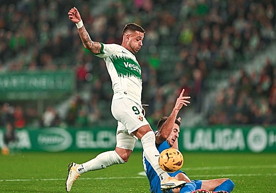 Sergio León, en el tramo final del partido ante el Amorebieta