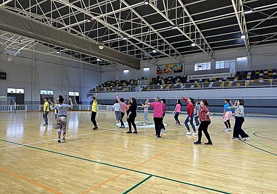 Varios participantes durante una actividad.