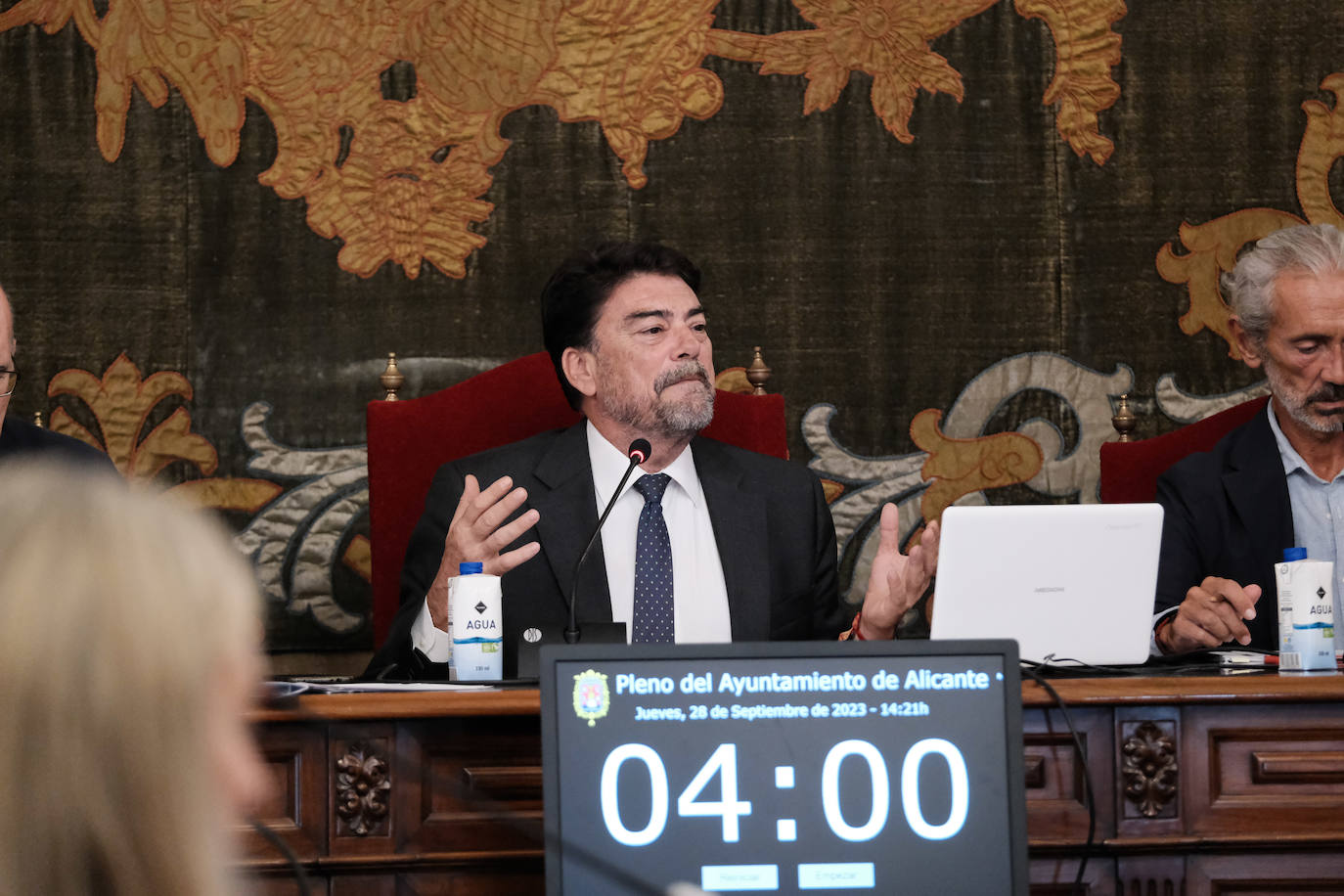 Luis Barcala durante una intervención en el pleno del Ayuntamiento de Alicante.