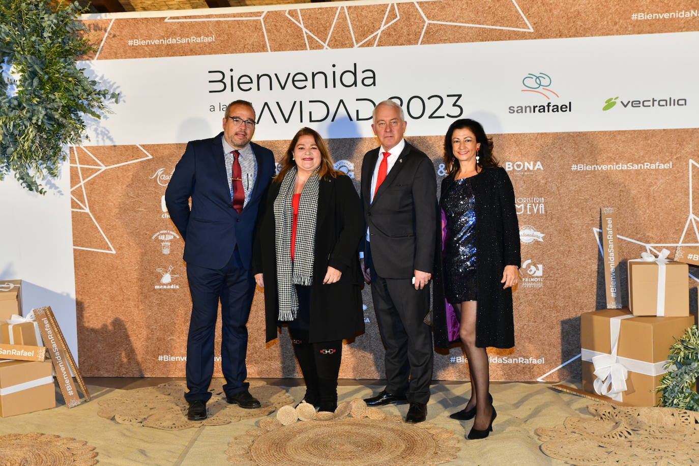 El cóctel solidario de Vectalia, en imágenes