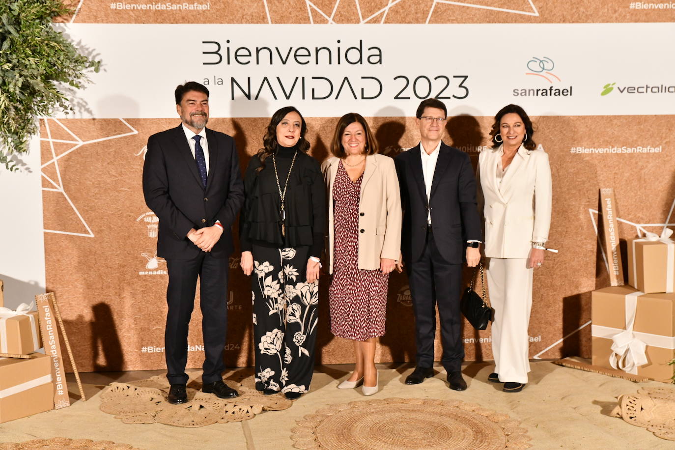 El cóctel solidario de Vectalia, en imágenes