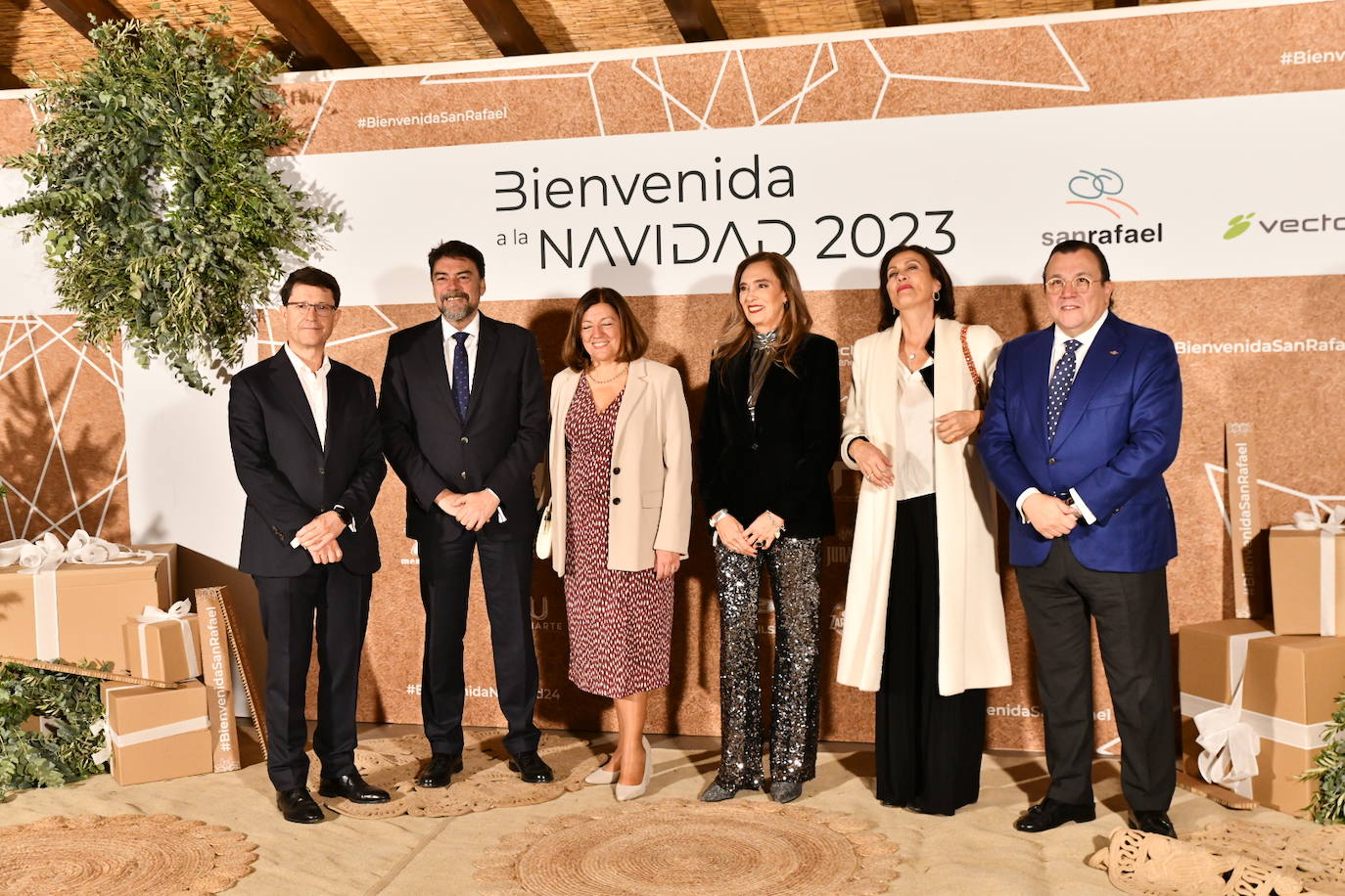 El cóctel solidario de Vectalia, en imágenes