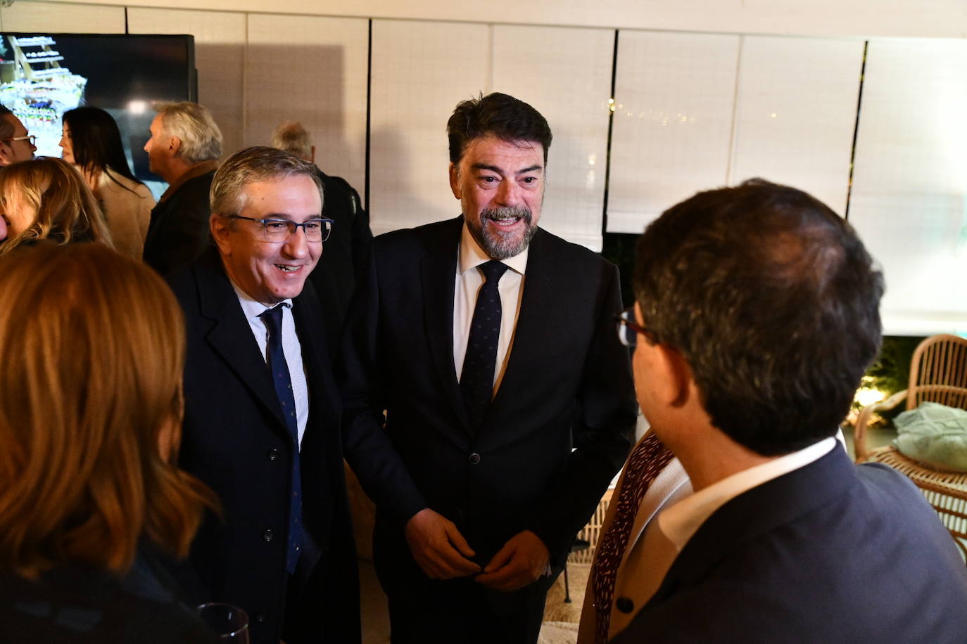 El cóctel solidario de Vectalia, en imágenes