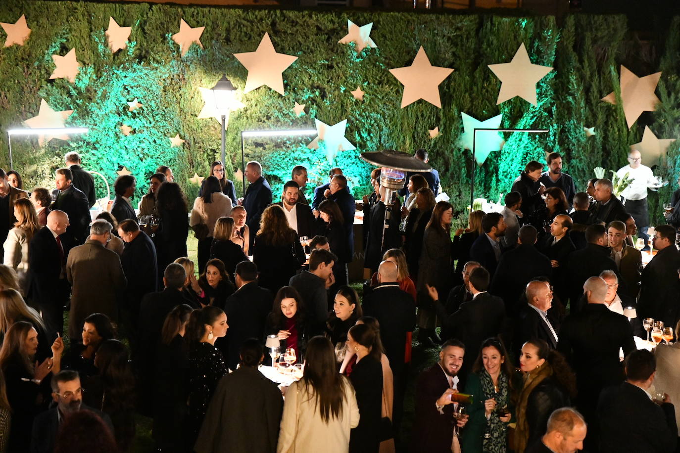 El cóctel solidario de Vectalia, en imágenes