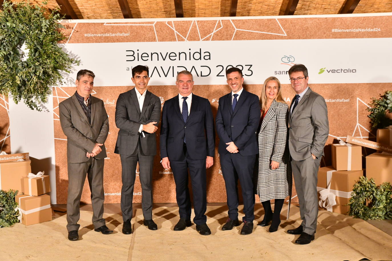 El cóctel solidario de Vectalia, en imágenes