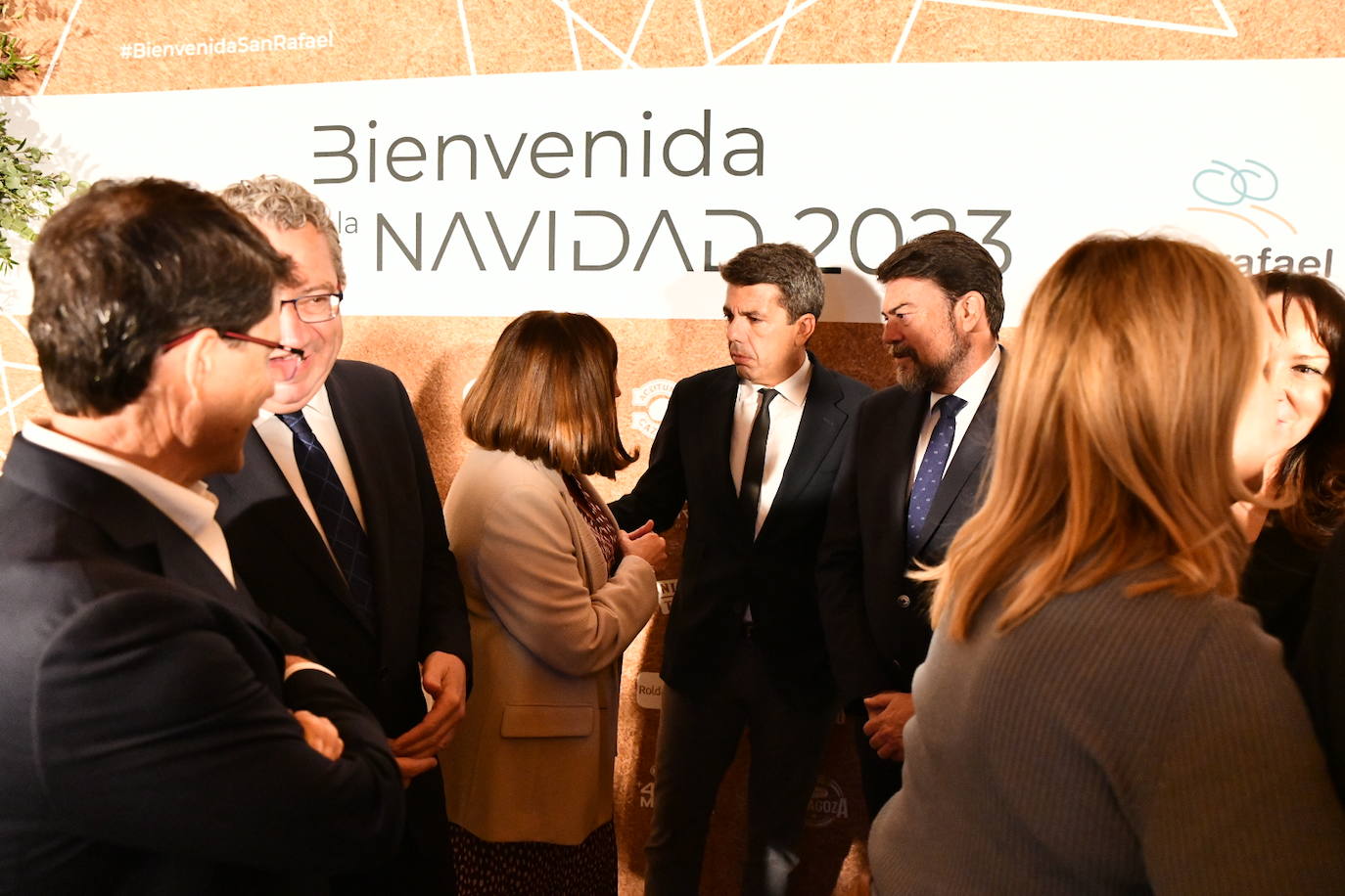 El cóctel solidario de Vectalia, en imágenes