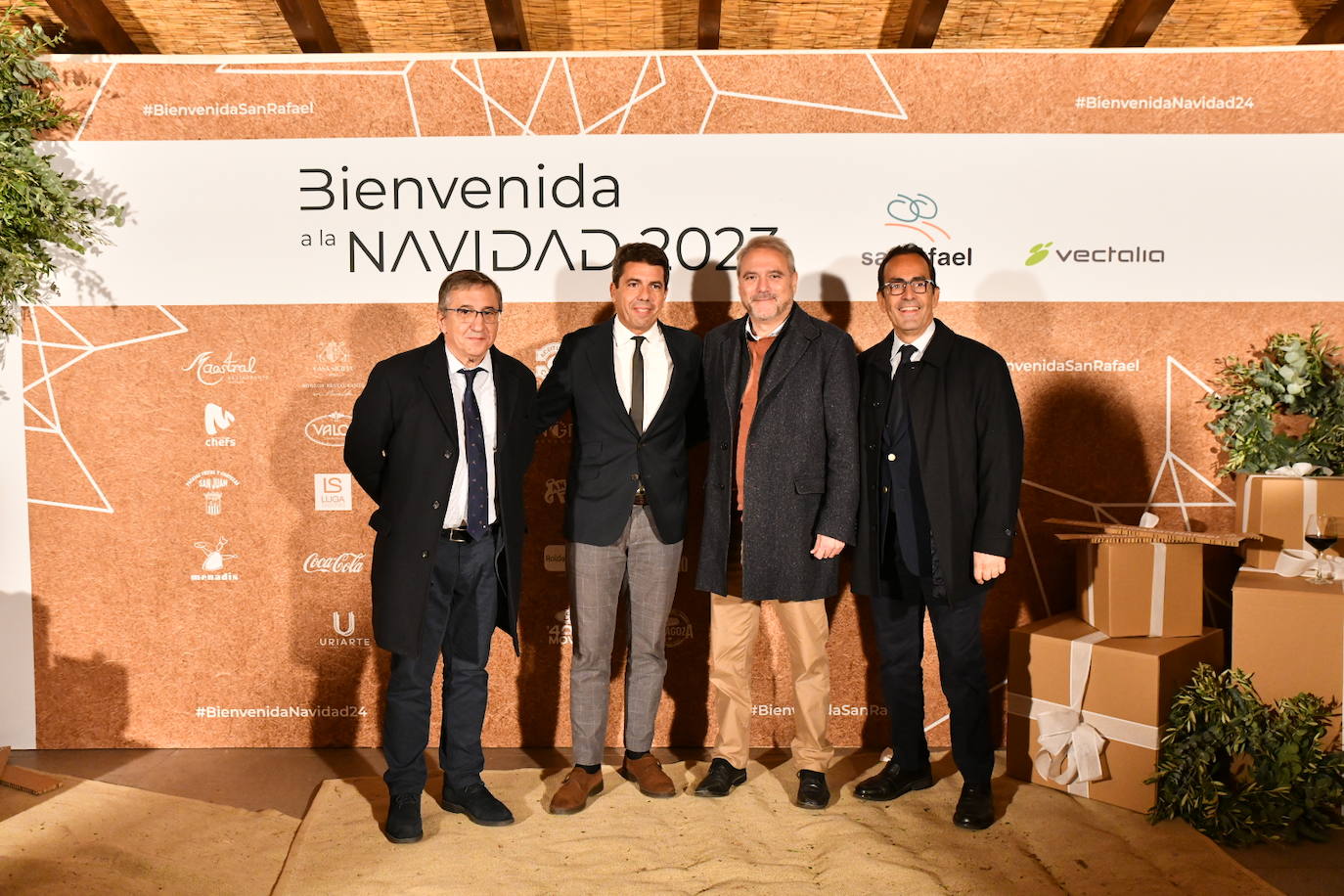 El cóctel solidario de Vectalia, en imágenes