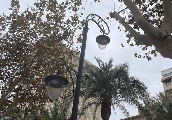 Las farolas que solo se pueden ver en Alicante