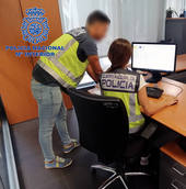 Agentes de la Policía Nacional de Alicante durante la investigación del caso.