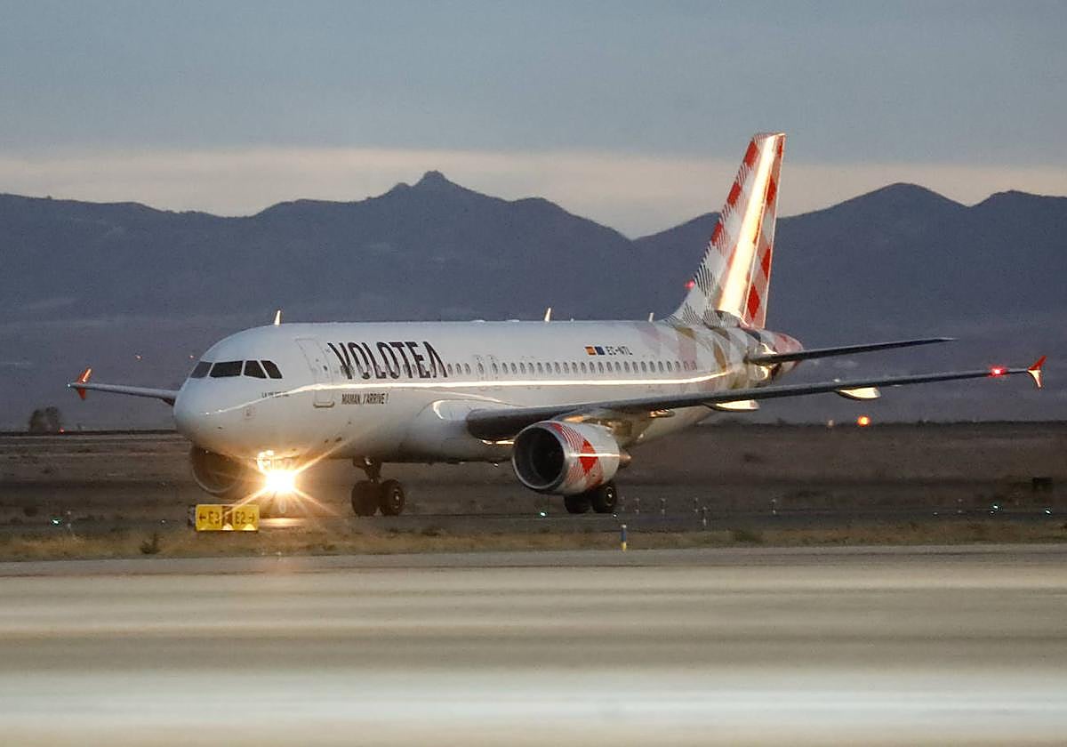 Un avión poco antes de coger vuelo.