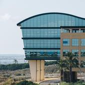 Edificio de Distrito Digital en el complejo de Ciudad de la Luz.
