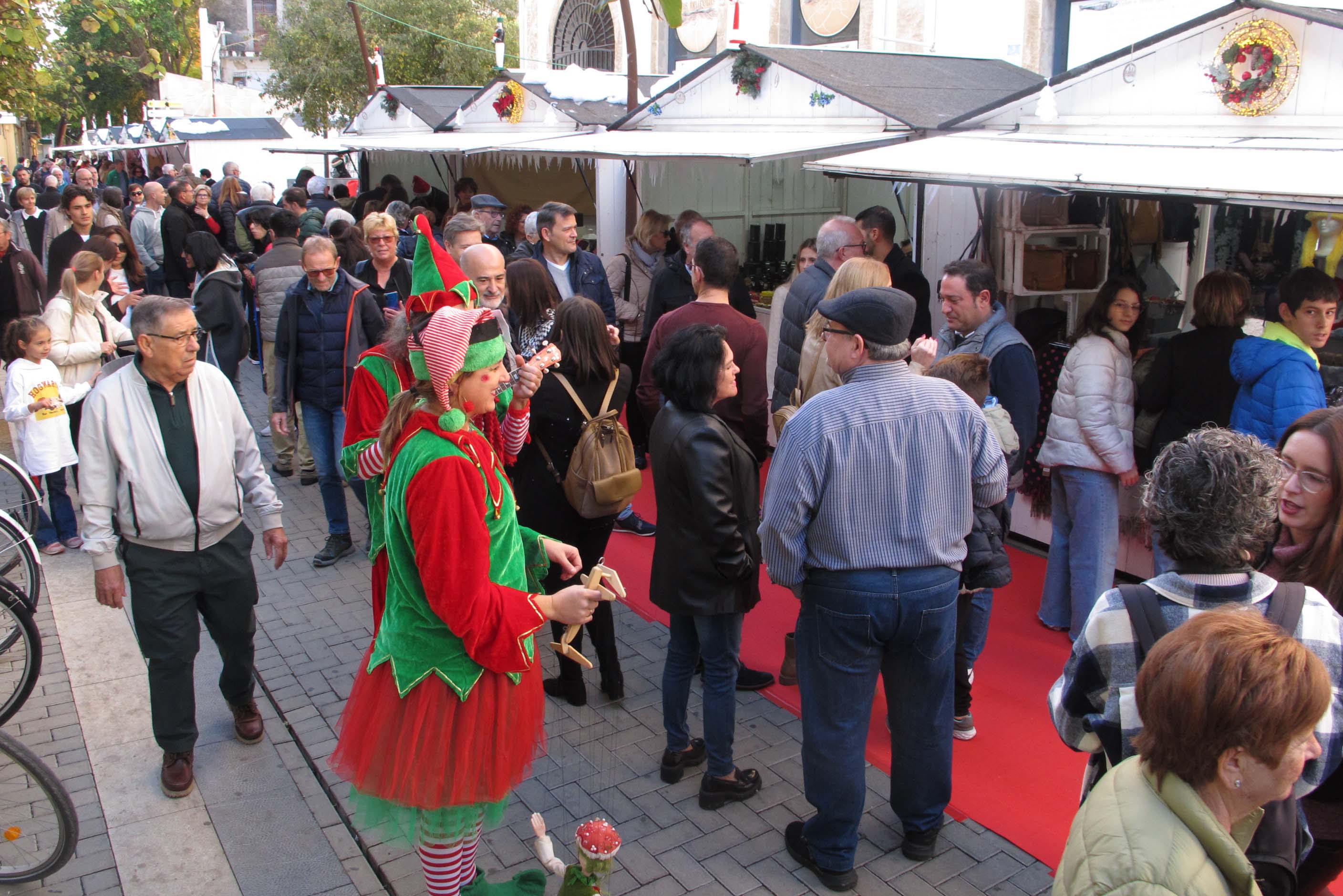 El Mercat de Nadal llena las calles de Dénia