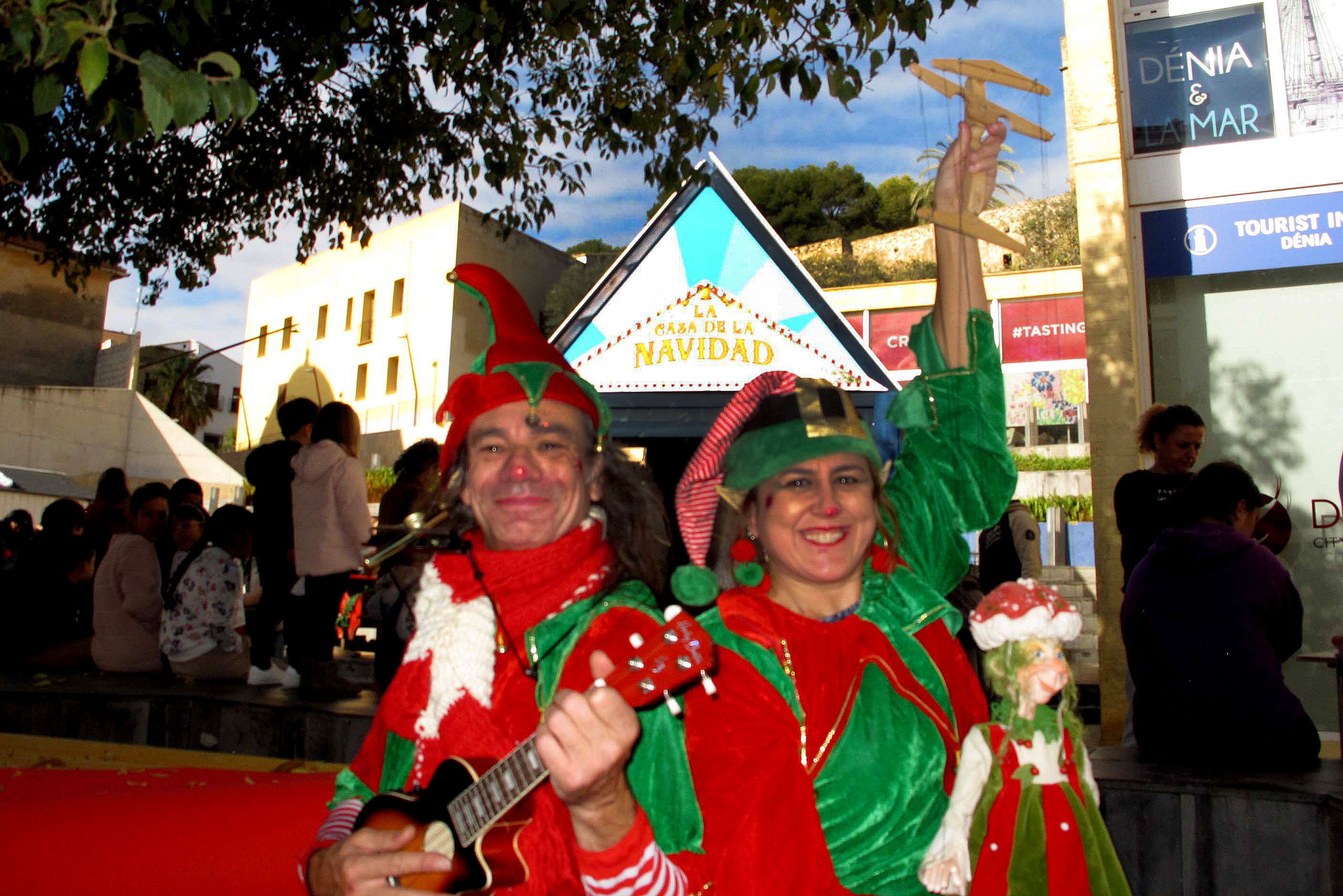 El Mercat de Nadal llena las calles de Dénia