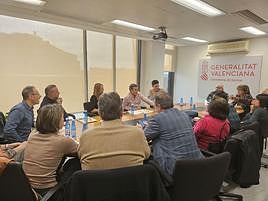 Reunión entre la Conselleria de Sanidad y los sindicatos.