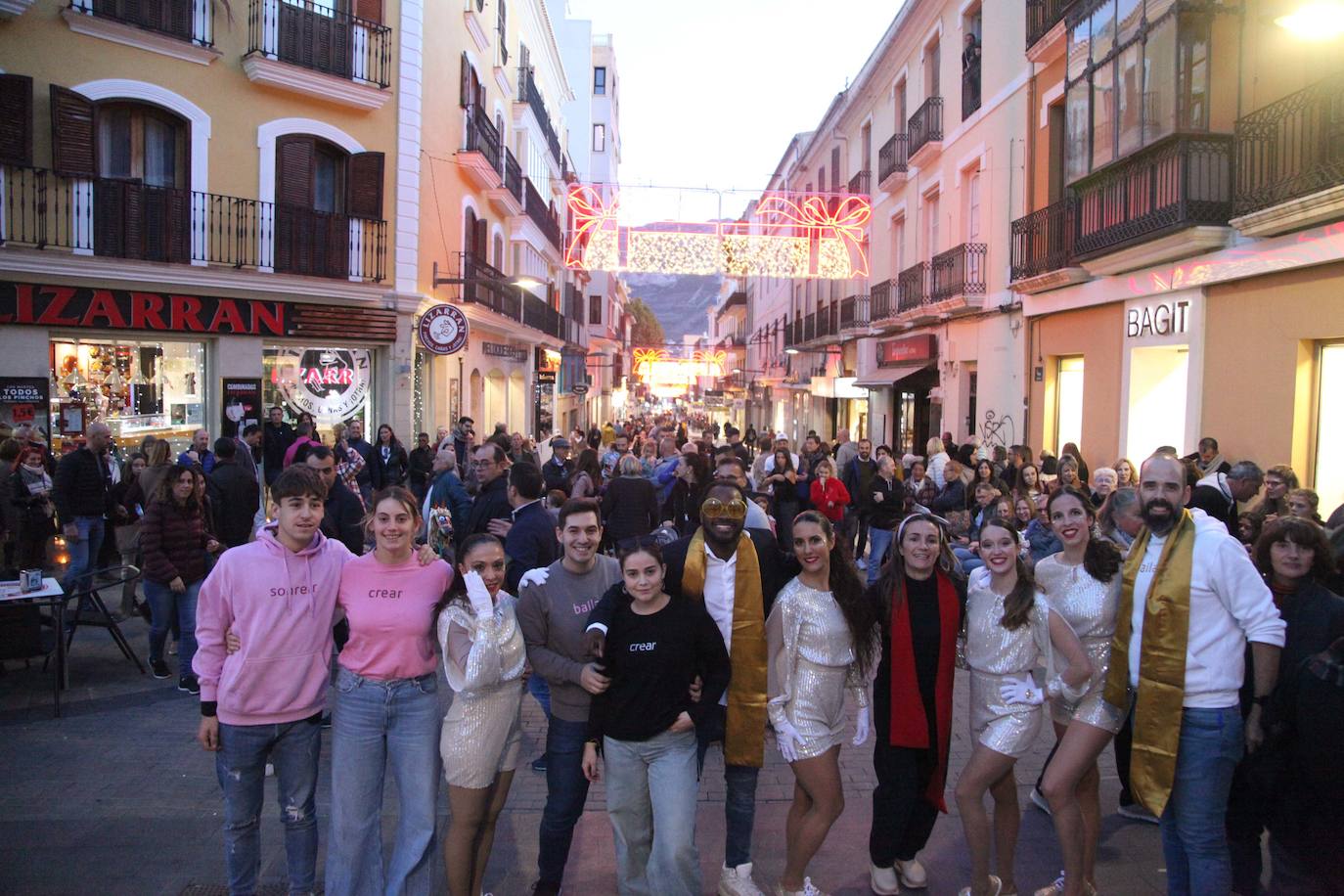 Comercio y público encienden la &#039;Nit de Llum&#039; de Dénia