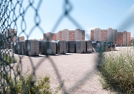 Contenedores en el PAU5.