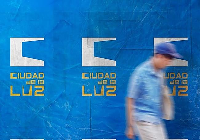 Aplicación del nuevo logo de ciudad de la luz.