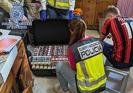 Intervención policial en el domicilio.