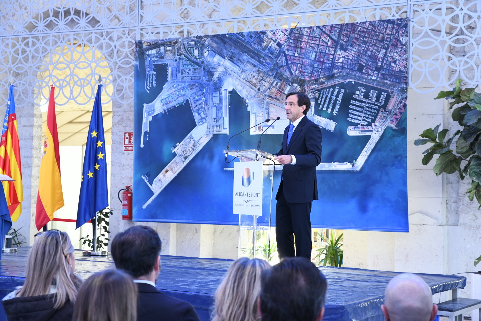 Un perfil dialogante al frente del Puerto de Alicante