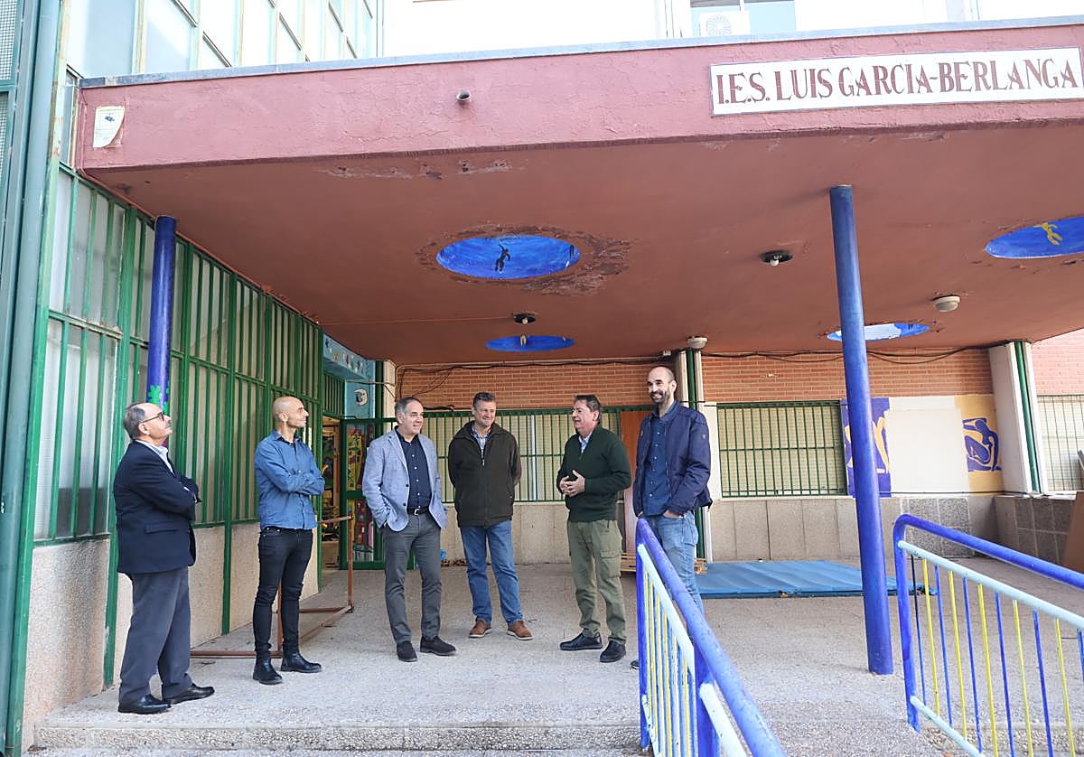 Visita de las autoridades al centro para firmar el acta de replanteo.