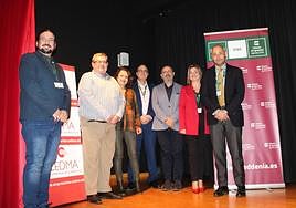 Los ponentes al acabar la jornada de debaje.