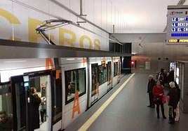 Tranvía en la estación de Luceros.