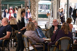 Una terraza de la Explanada llena.