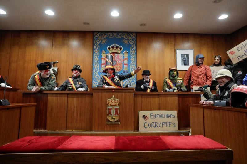 &#039;Els enfarinats&#039; vuelven a sembrar el caos en Ibi