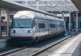 Tren en la estación de Alicante.