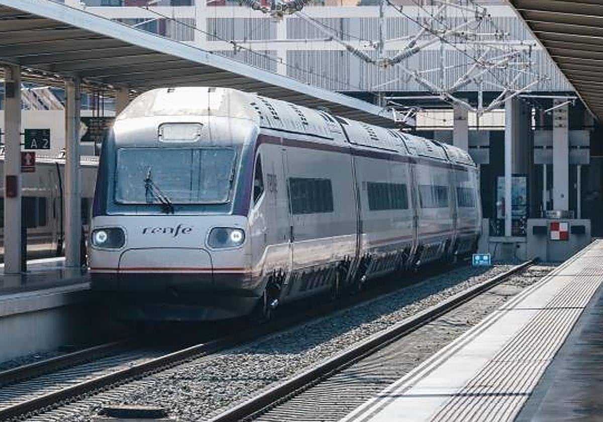 Tren en la estación de Alicante.