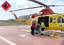 El helicóptero de rescate de la Diputación de Alicante, Alpha 01, en una imagen de archivo.