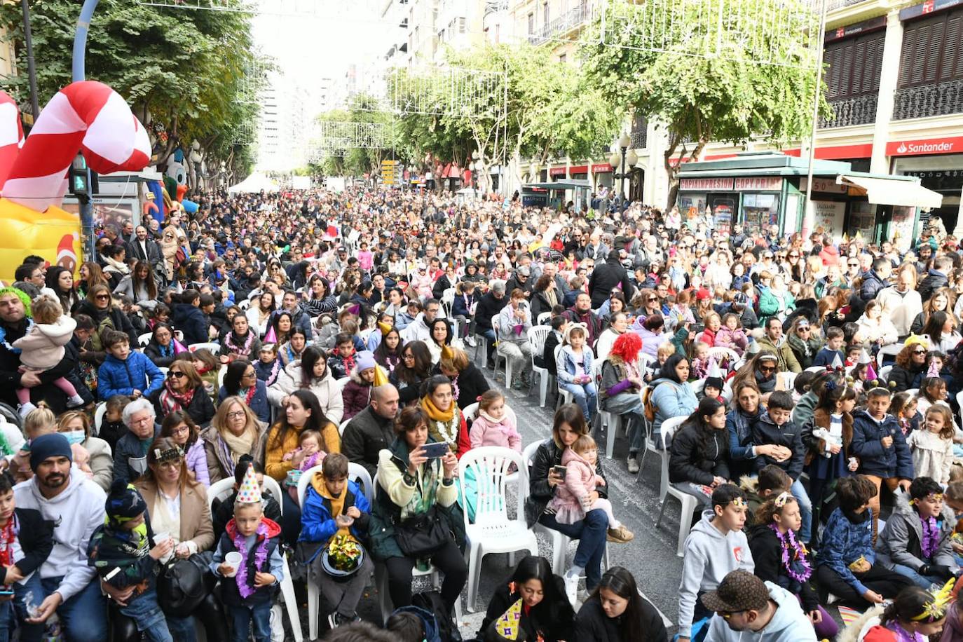 La cuenta atrás hacia 2024 llena la Rambla de Alicante