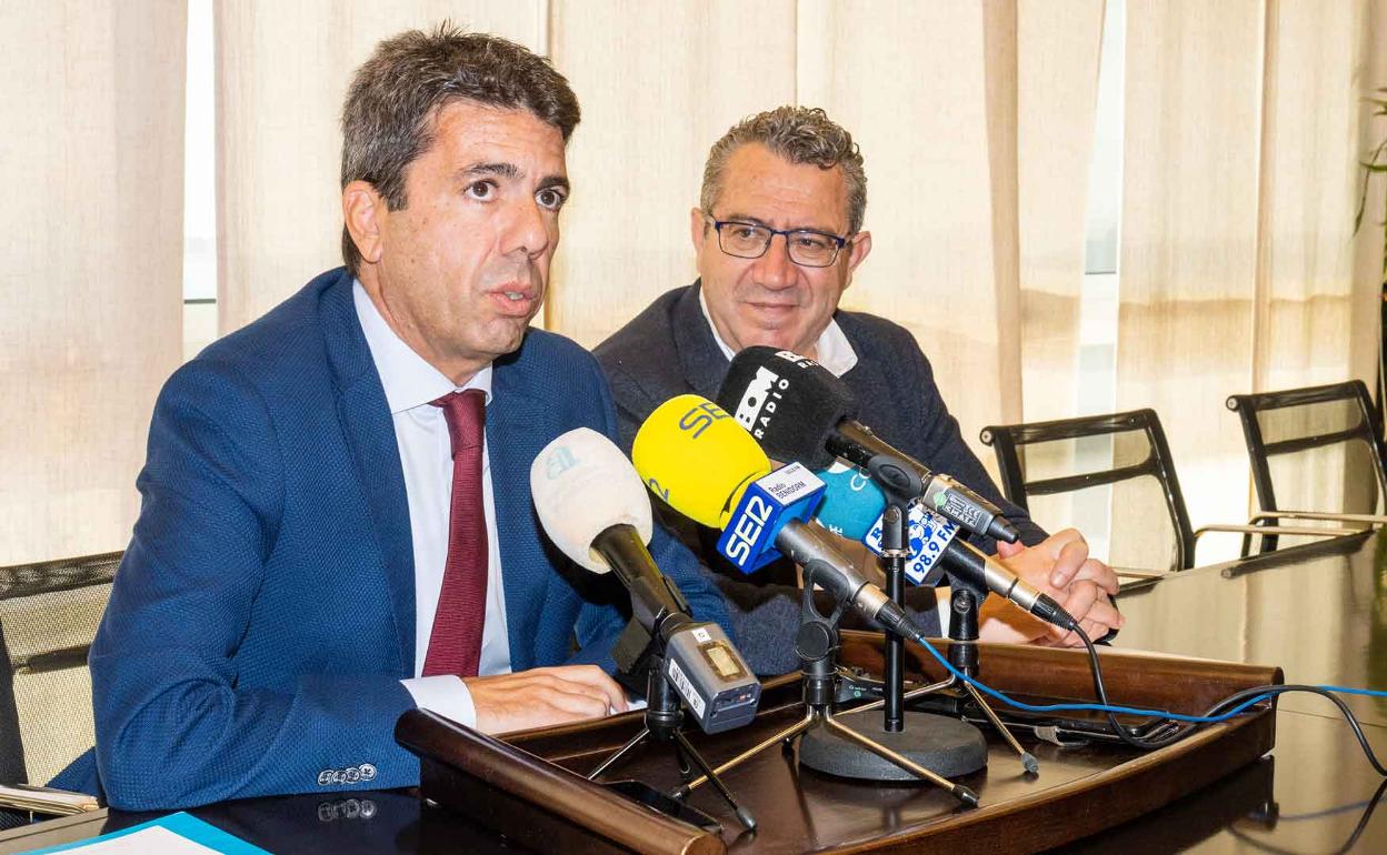 Carlos Mazón y Toni Pérez durante su intervención en Benidorm