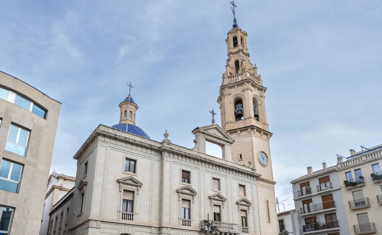 Fachada principal de la Parroquia Arciprestal De Santa María de Alcoi.