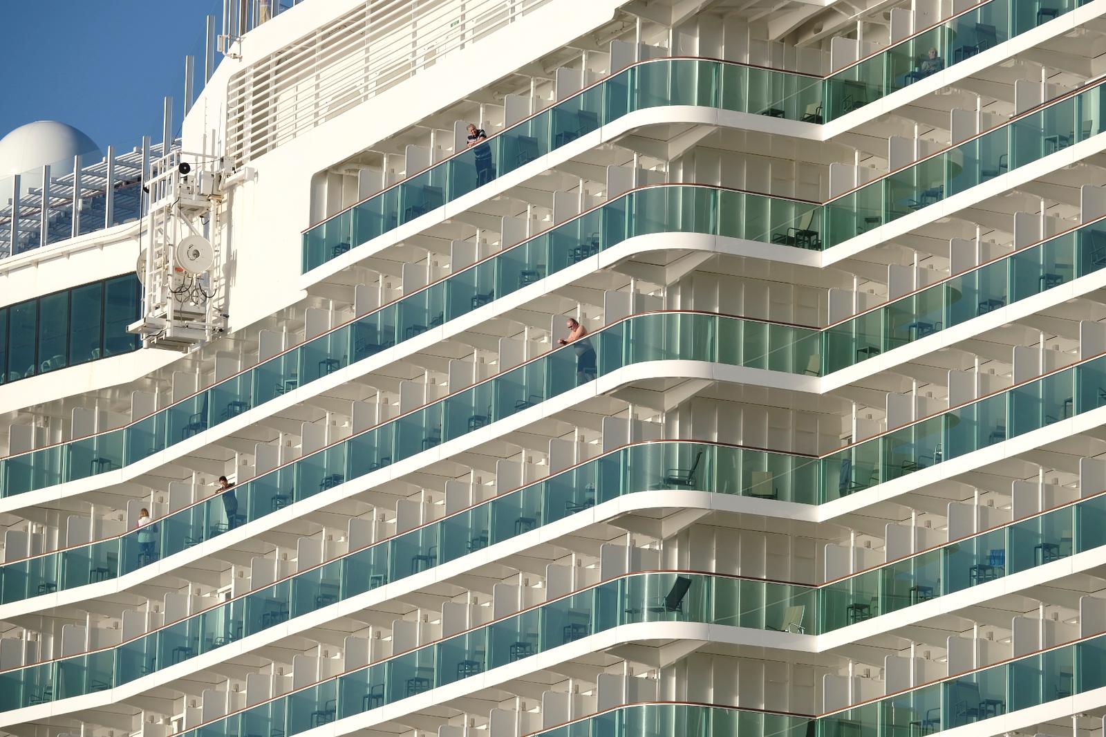 Fotos: El crucero &#039;Iona&#039; atraca en Alicante con 4.000 turistas