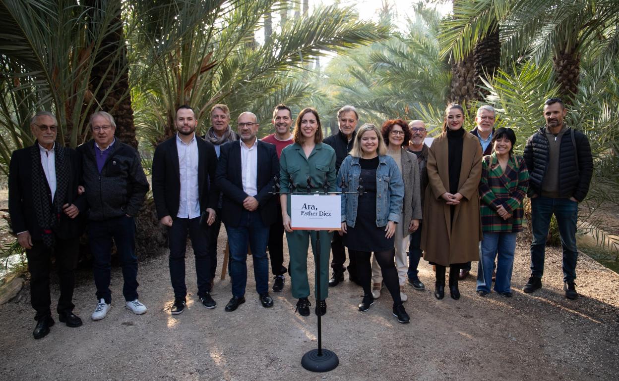 Marina González junto a Esther Díaz en la presentación de la candidatura de ésta a las primarias por el Ayuntamiento de Elche. 