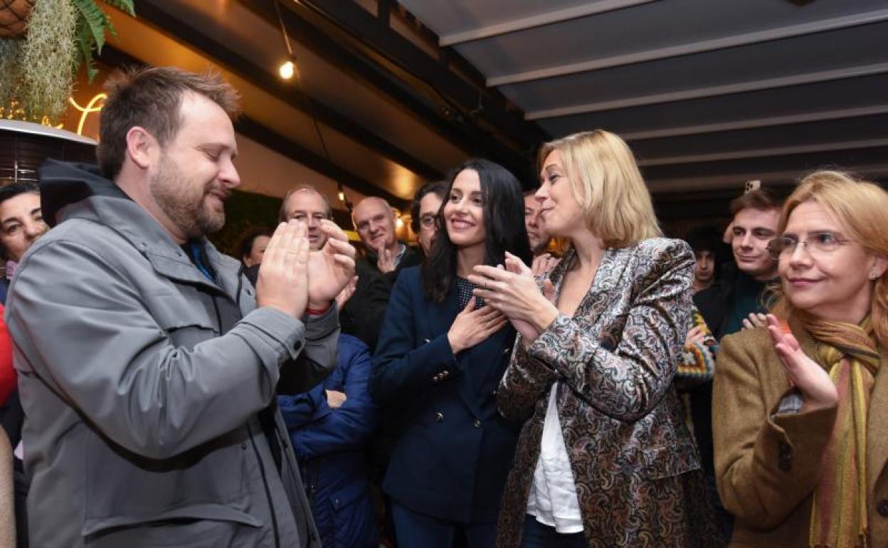 La actual líder de Ciudadanos, Inés Arimmadas, antes del acto fin de campaña 