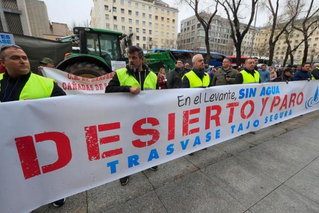 Fotos: Manifestación a favor del Trasvase Tajo-Segura