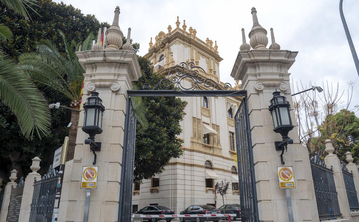 Revés judicial al Consell | La Justicia desestima el recurso del Consell para que la Diputación de Alicante se sume Fondo de Cooperación Municipal