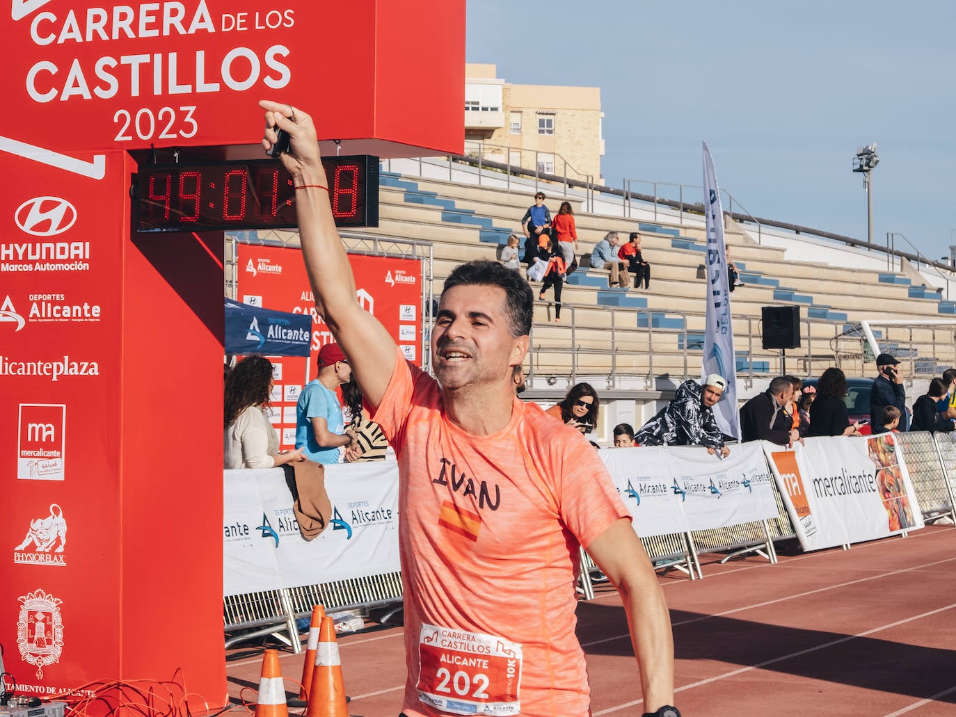 Fotos: Búscate en la Carrera de los Castillos de Alicante