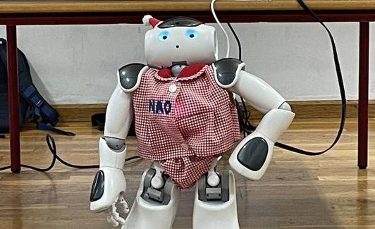 El robot NAO de visita en el colegio.