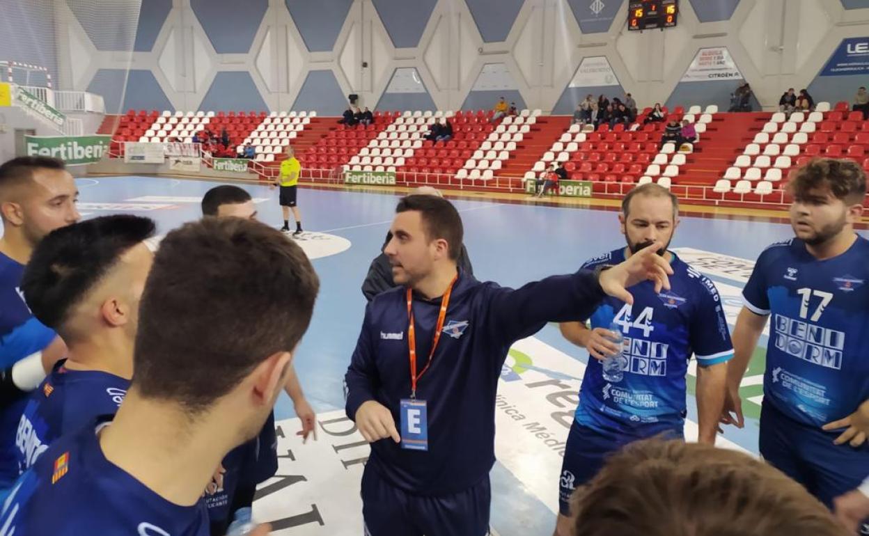 Sergio Carballeira es el actual entrenador del Primera Nacional del Club Balonmano Benidorm