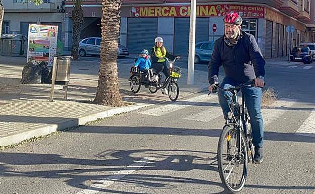 El Camp d'Elx cederá bicicletas eléctricas y triciclos para personas con movilidad reducida para hacer rutas