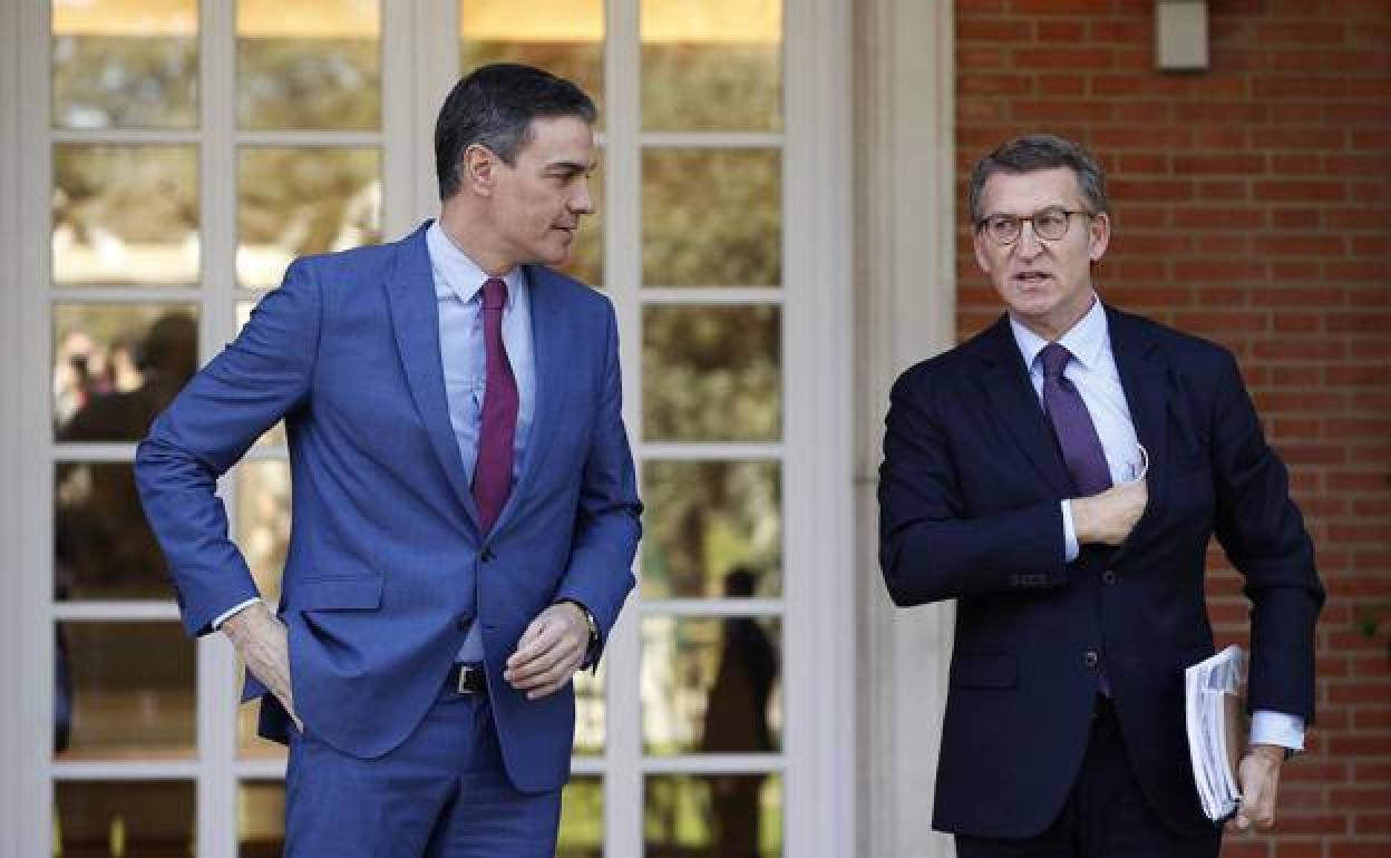 Sánchez y Feijóo, durante un encuentro en octubre. 