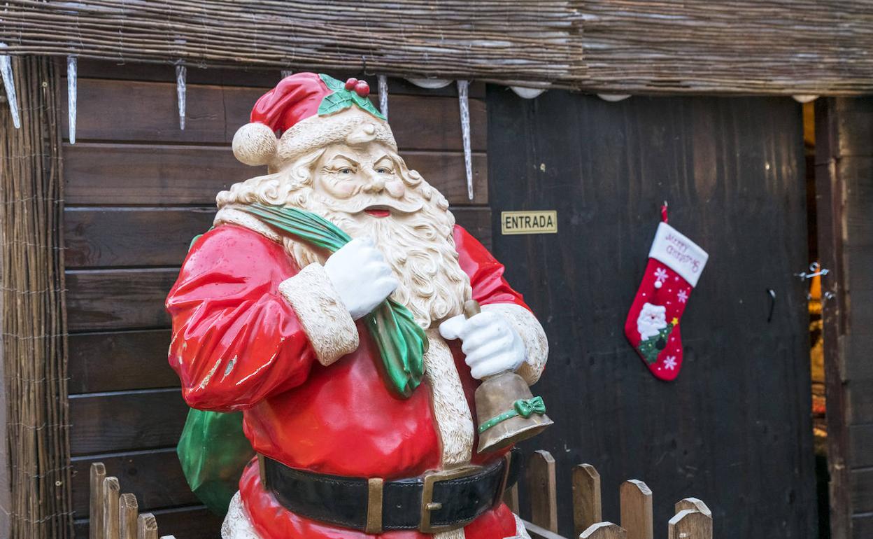 La entrada a la casita de San Nicolás que en Navidades se instaló en la plaza Séneca 