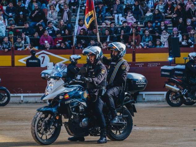 Fotos: Exhibición de medios aéreos, caballería y simulacro de rescate muestran la Policía Nacional