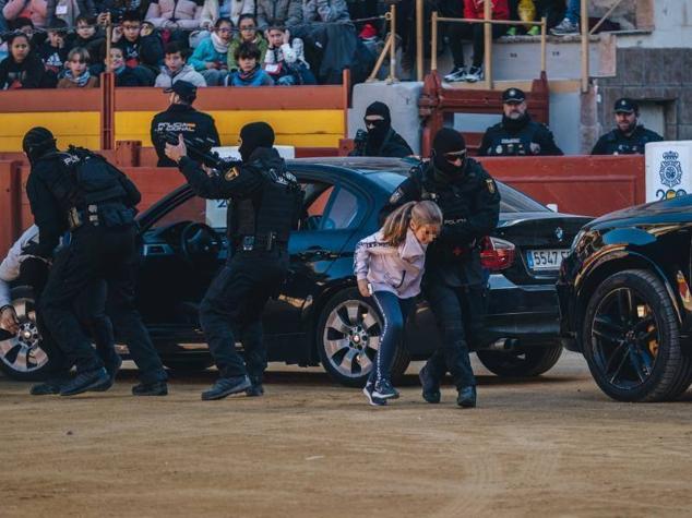 Fotos: Exhibición de medios aéreos, caballería y simulacro de rescate muestran la Policía Nacional