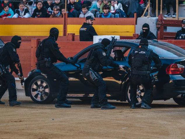 Fotos: Exhibición de medios aéreos, caballería y simulacro de rescate muestran la Policía Nacional