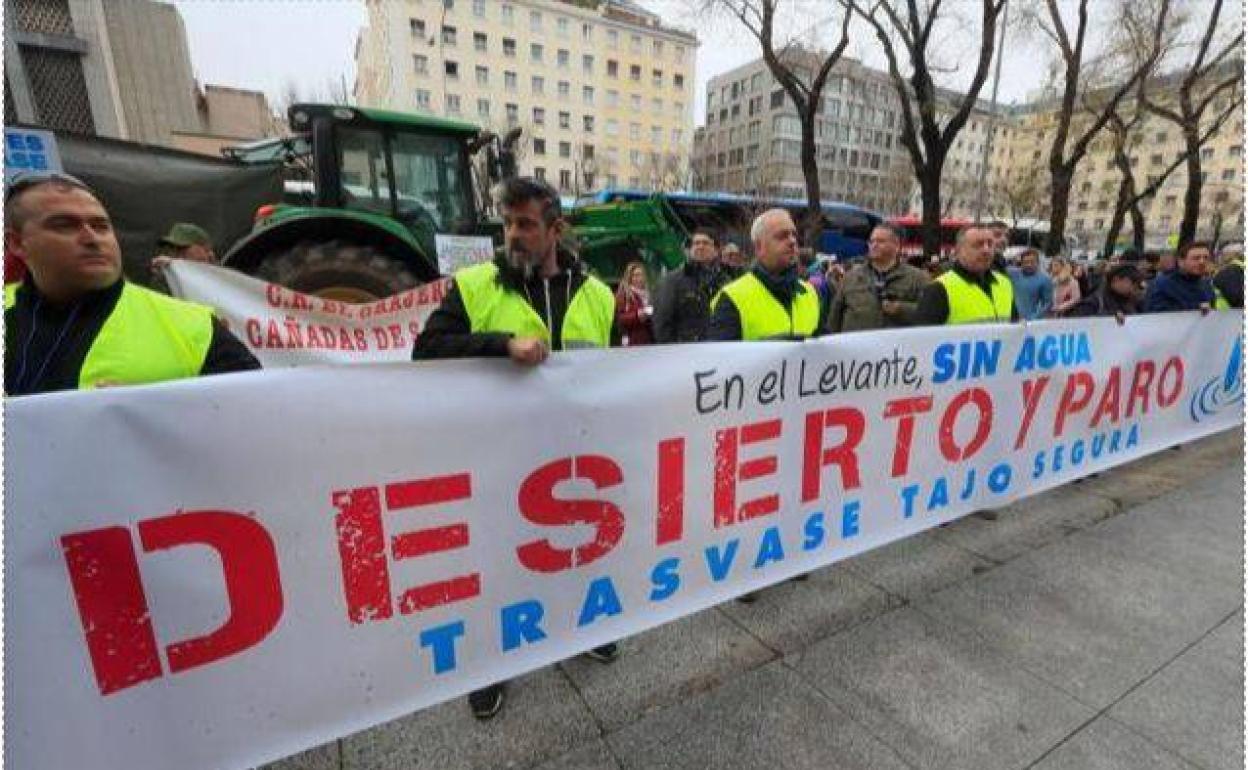 Cabecera de la protesta en defensa del Trasvase Tajo-Segura. 